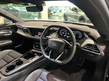 Used Audi e-tron 2025 for sale - 76800368: Photo