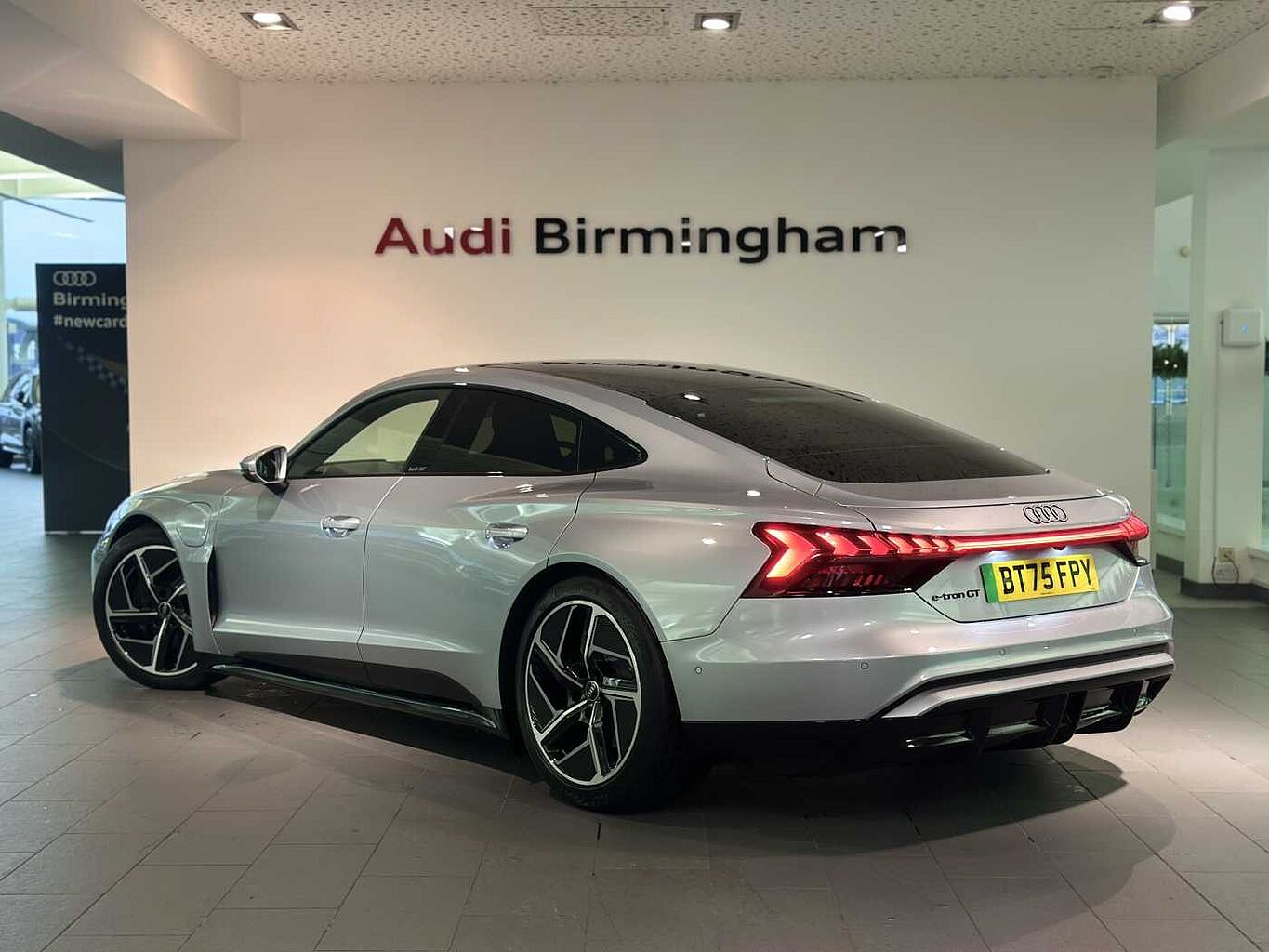 Used Audi e-tron 2025 for sale - 76800368: Photo 3