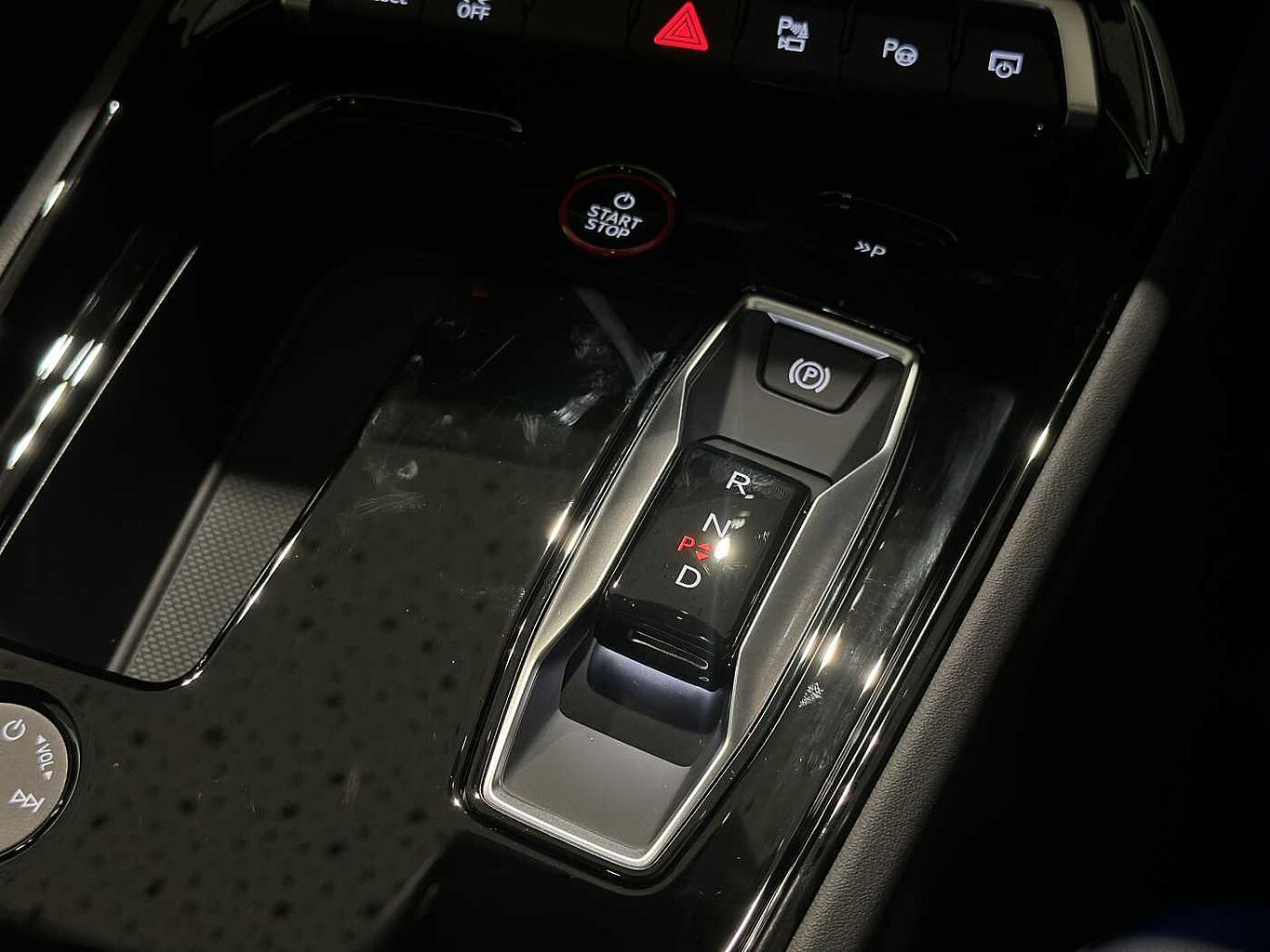 Used Audi e-tron 2025 for sale - 76800368: Photo 8