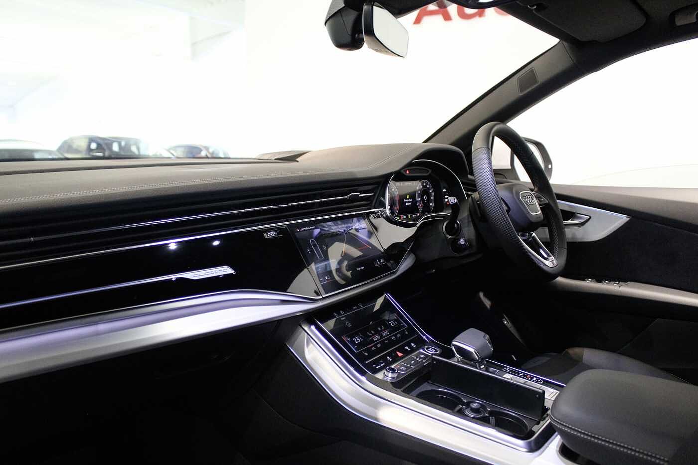 Used Audi Q8 2025 for sale - 76216631: Photo 2