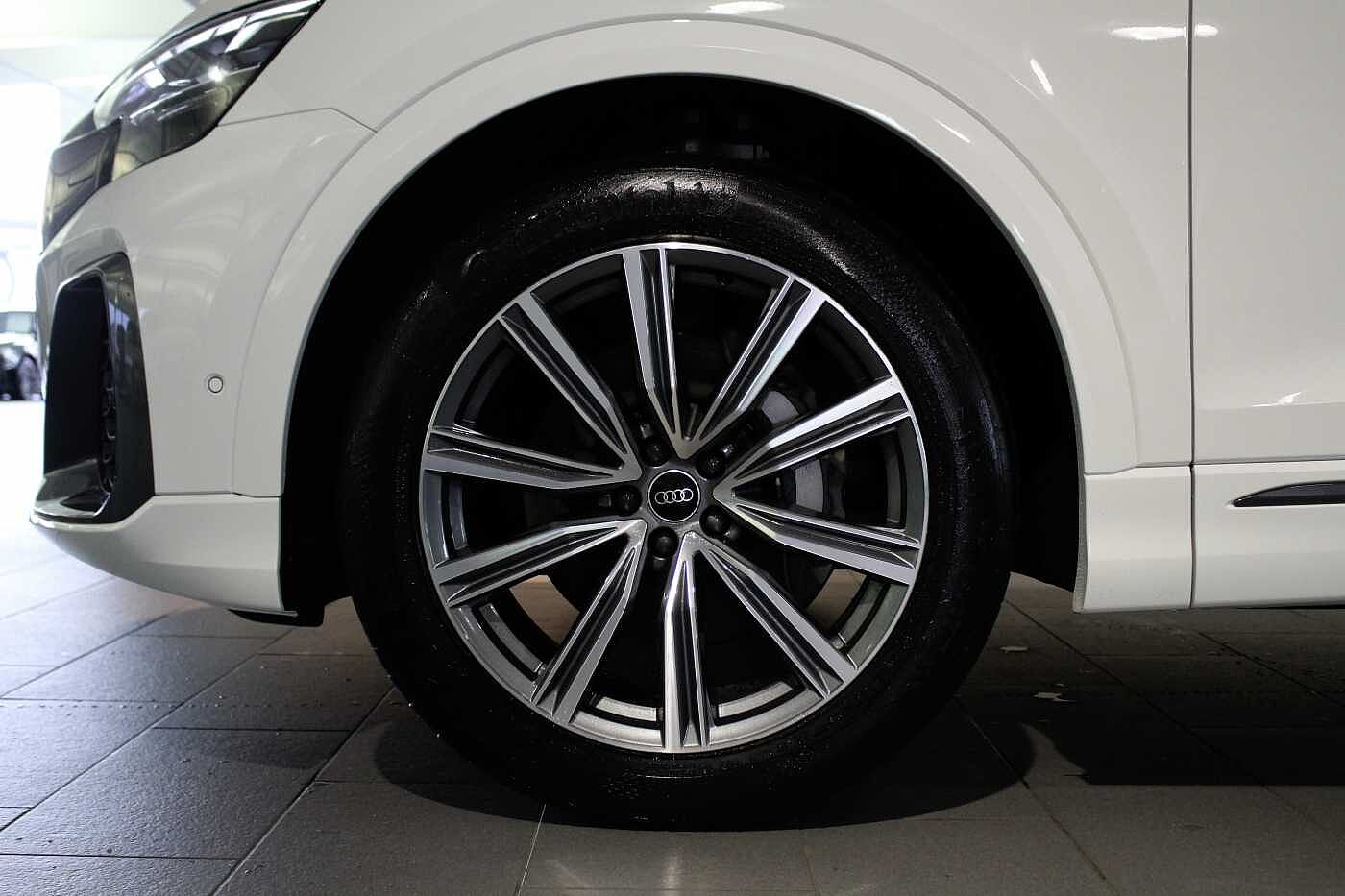 Used Audi Q8 2025 for sale - 76216631: Photo 5