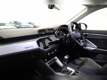 Used Audi Q3 2022 for sale - 76176047: Photo 2