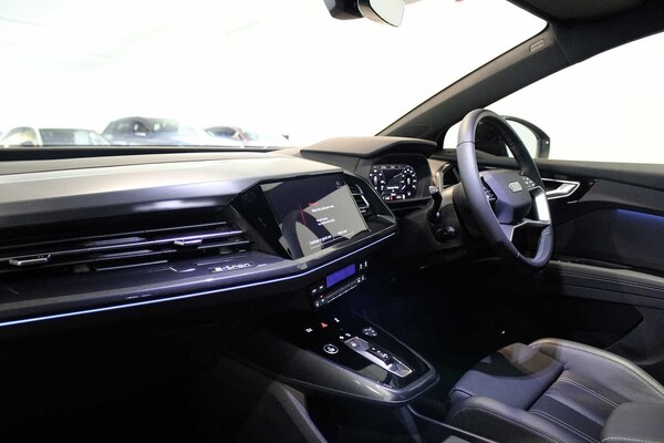 Used Audi Q4 e-tron 2024 for sale - 76086117: Photo 2