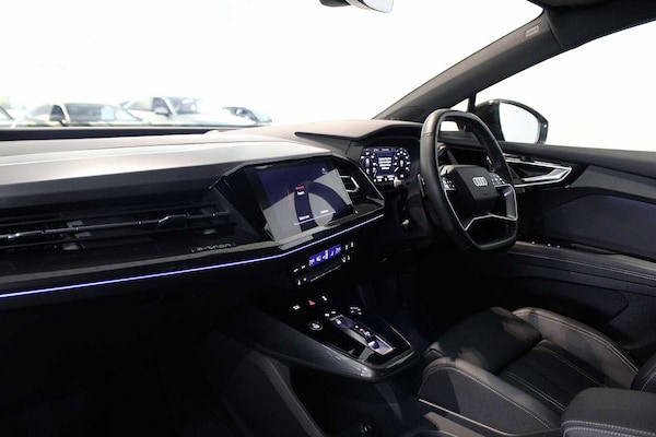 Used Audi Q4 e-tron 2021 for sale - 76285491: Photo 2