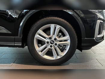 Used Audi Q2 2025 for sale - 77177339: Photo