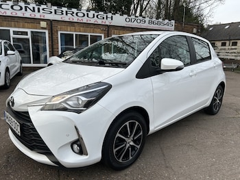 Used Toyota Yaris 2019 for sale - 77947419: Photo