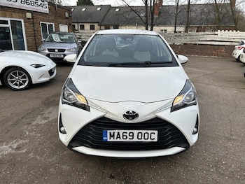 Used Toyota Yaris 2019 for sale - 77947419: Photo