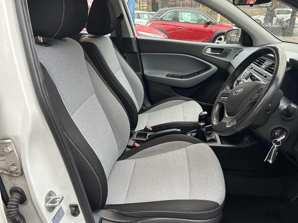 Used Hyundai i20 2017 for sale - 76983572: Photo 10