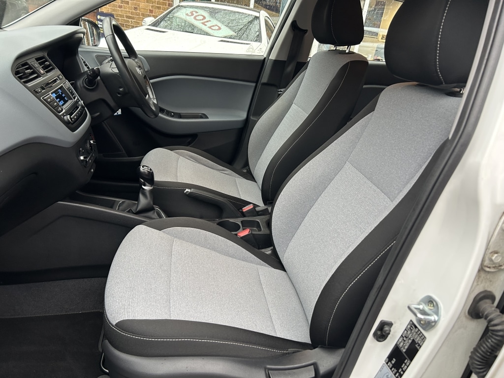 Used Hyundai i20 2017 for sale - 76983572: Photo 11