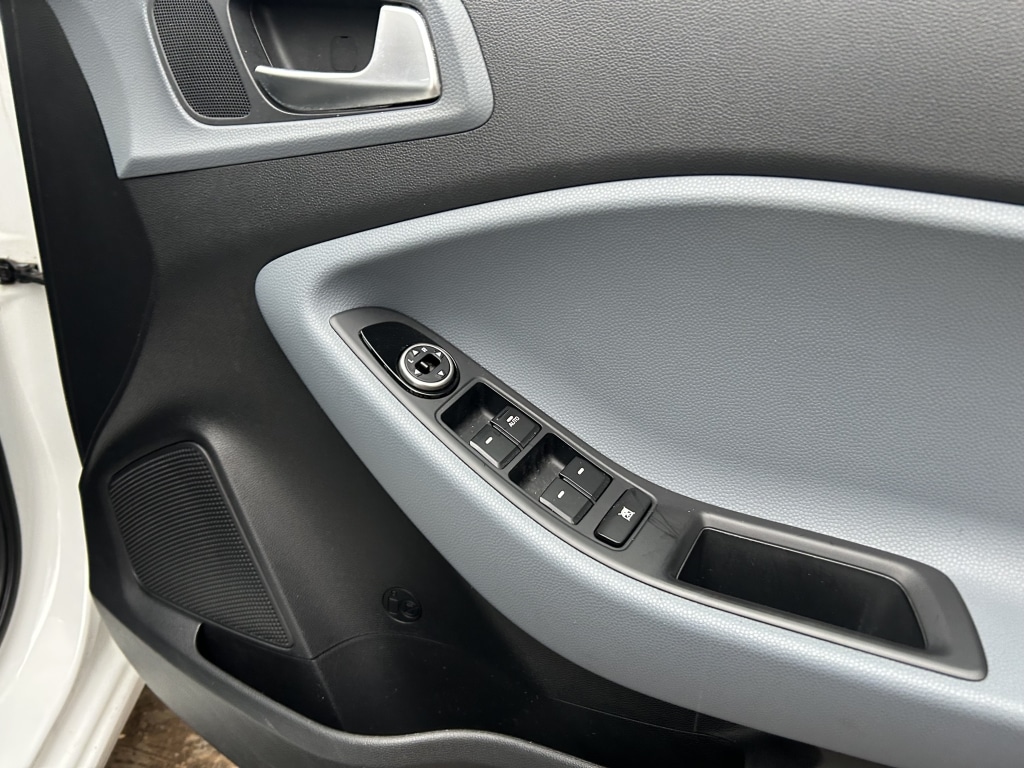 Used Hyundai i20 2017 for sale - 76983572: Photo 13