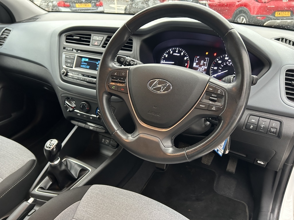 Used Hyundai i20 2017 for sale - 76983572: Photo 14