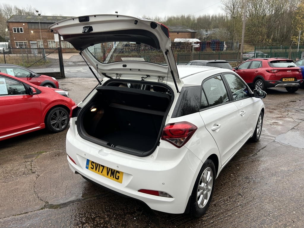 Used Hyundai i20 2017 for sale - 76983572: Photo 16