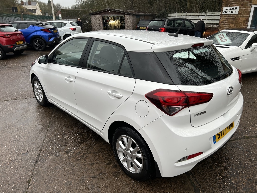 Used Hyundai i20 2017 for sale - 76983572: Photo 5