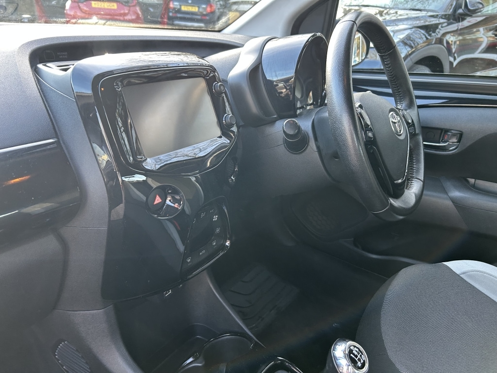 Used Toyota AYGO 2015 for sale - 77652419: Photo 14