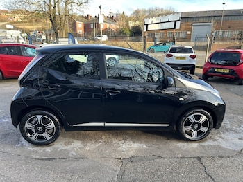 Used Toyota AYGO 2015 for sale - 77652419: Photo