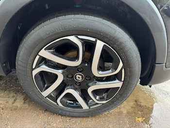 Used Renault Captur 2018 for sale - 76397214: Photo