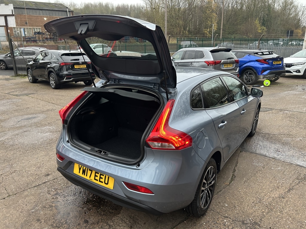 Used Volvo V40 2017 for sale - 77028297: Photo 16