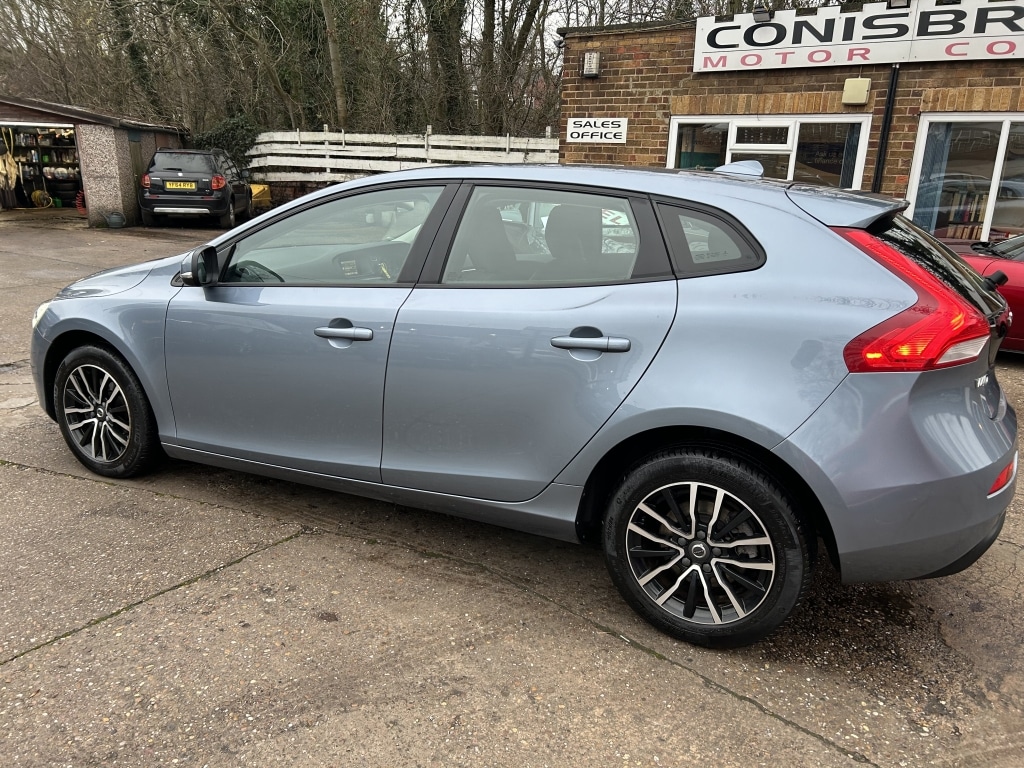 Used Volvo V40 2017 for sale - 77028297: Photo 7