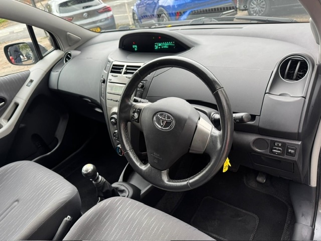 Used Toyota Yaris 2009 for sale - 76383454: Photo 15