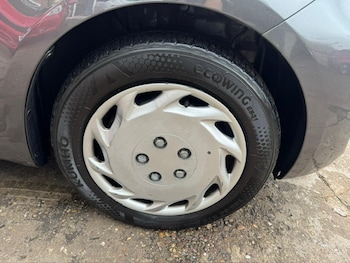 Used Toyota Yaris 2009 for sale - 76383454: Photo