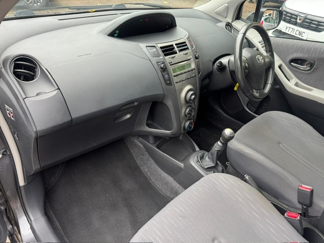 Used Toyota Yaris 2009 for sale - 76383454: Photo 9