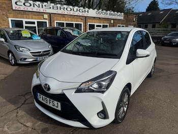 Used Toyota Yaris 2019 for sale - 78460132: Photo