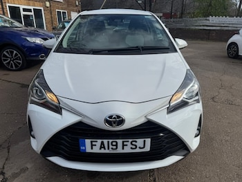 Used Toyota Yaris 2019 for sale - 78460132: Photo