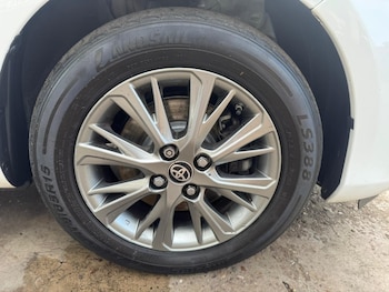 Used Toyota Yaris 2019 for sale - 78460132: Photo