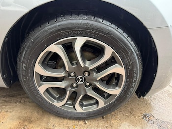 Used Mazda Mazda2 2015 for sale - 77208801: Photo