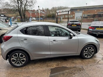 Used Mazda Mazda2 2015 for sale - 77208801: Photo