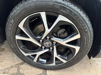 Used Toyota C-HR 2017 for sale - 77391693: Photo