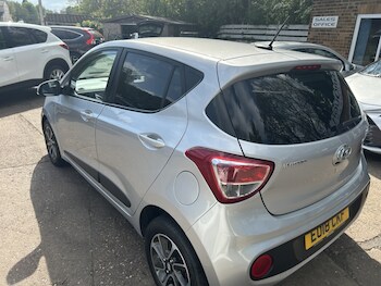 Used Hyundai i10 2018 for sale - 78369594: Photo