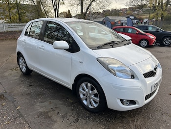 Used Toyota Yaris 2011 for sale - 76483175: Photo