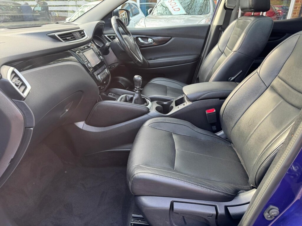 Used Nissan Qashqai 2017 for sale - 78112420: Photo 20