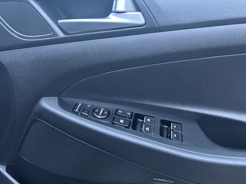 Used Hyundai TUCSON 2019 for sale - 76860220: Photo 12