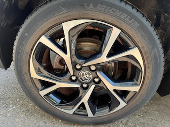 Used Toyota C-HR 2017 for sale - 78428015: Photo