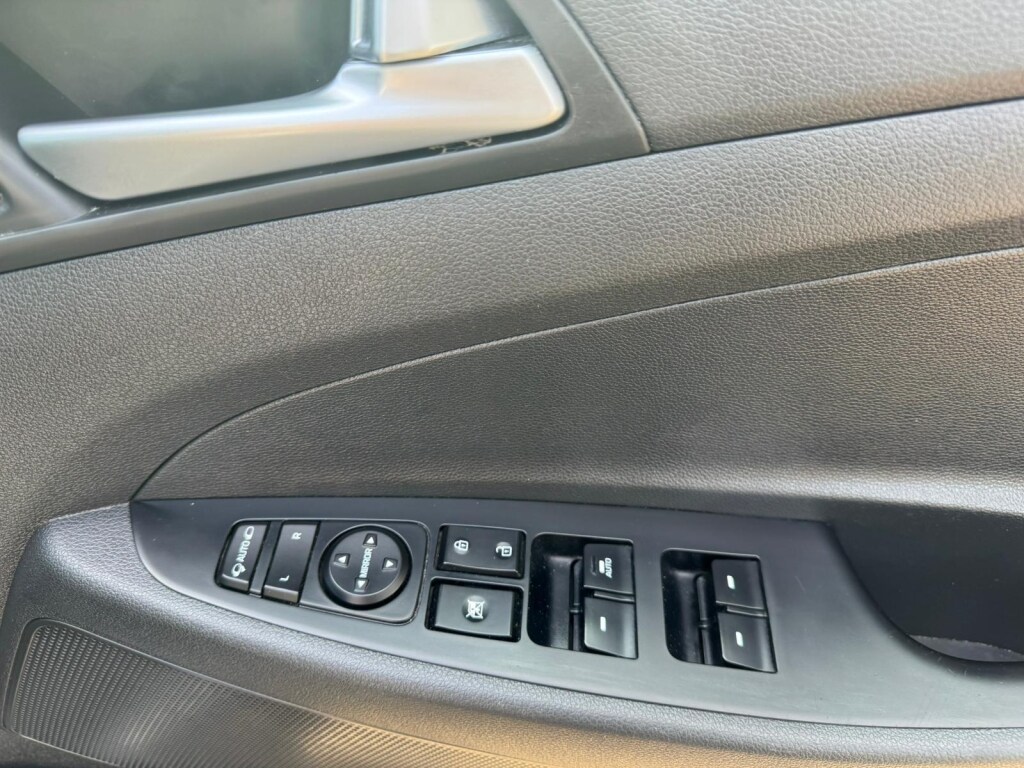 Used Hyundai TUCSON 2017 for sale - 78151774: Photo 11