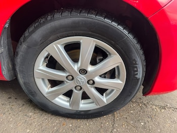 Used Toyota Yaris 2013 for sale - 79463715: Photo