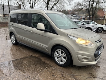 Used Ford Grand Tourneo Connect 2016 for sale - 77311545: Photo