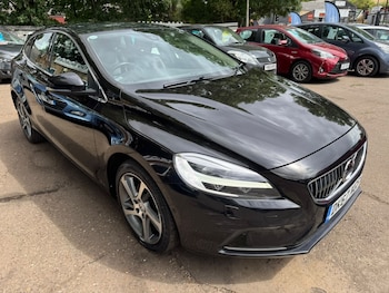 Used Volvo V40 2017 for sale - 79386467: Photo