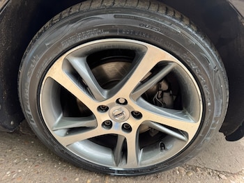 Used Volvo V40 2017 for sale - 79386467: Photo