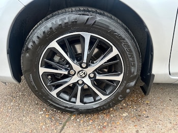 Used Toyota Yaris 2017 for sale - 77762251: Photo