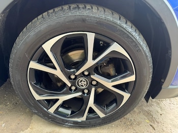 Used Toyota C-HR 2017 for sale - 78542214: Photo