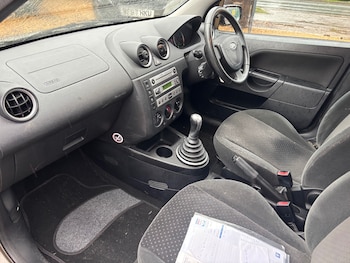 Used Ford Fiesta 2004 for sale - 77207237: Photo