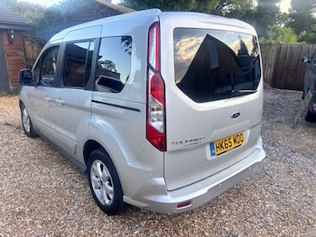 Used Ford Tourneo Connect 2015 for sale - 75765714: Photo