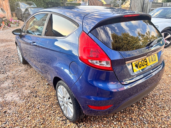 Used Ford Fiesta 2009 for sale - 75638238: Photo 2