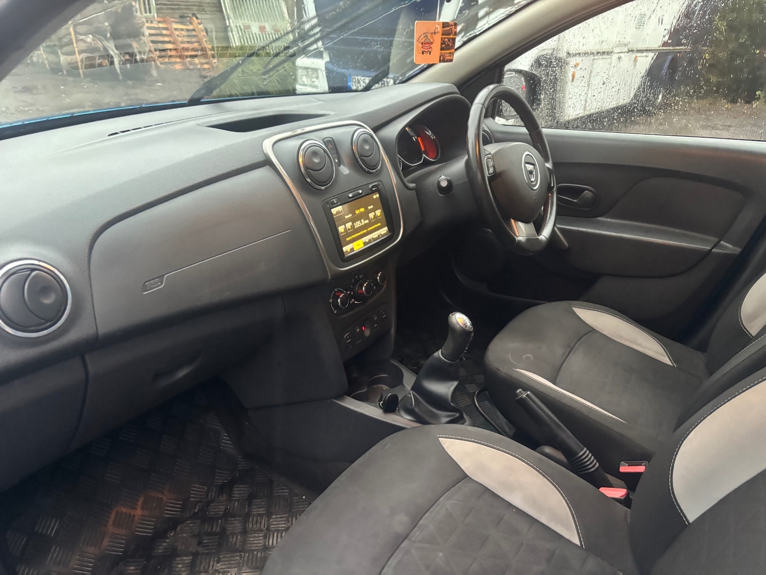 Used Dacia Sandero Stepway 2014 for sale - 77194795: Photo 2