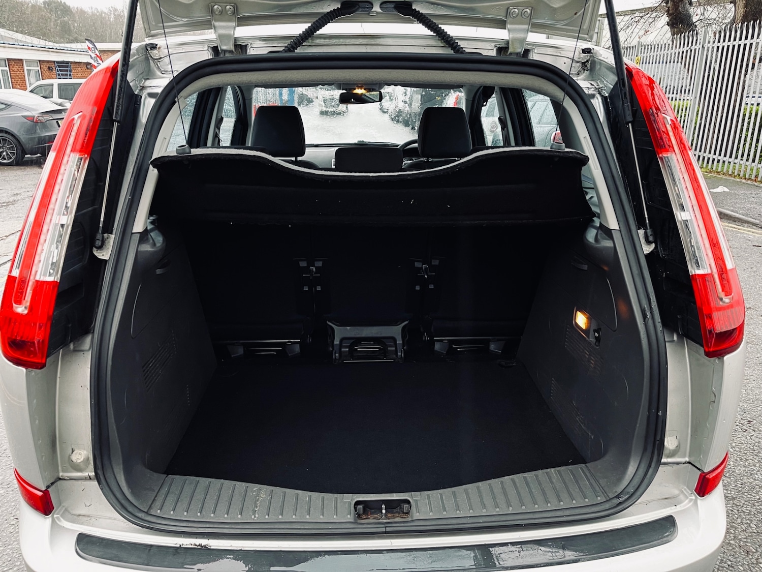 Used Ford C-Max 2009 for sale - 77207568: Photo 6