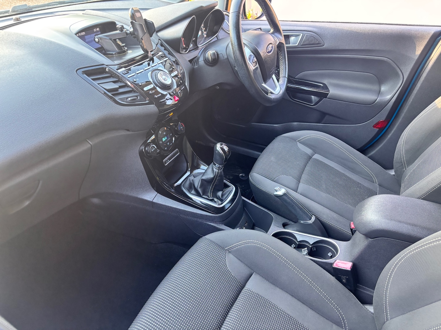 Used Ford Fiesta 2016 for sale - 76198740: Photo 2