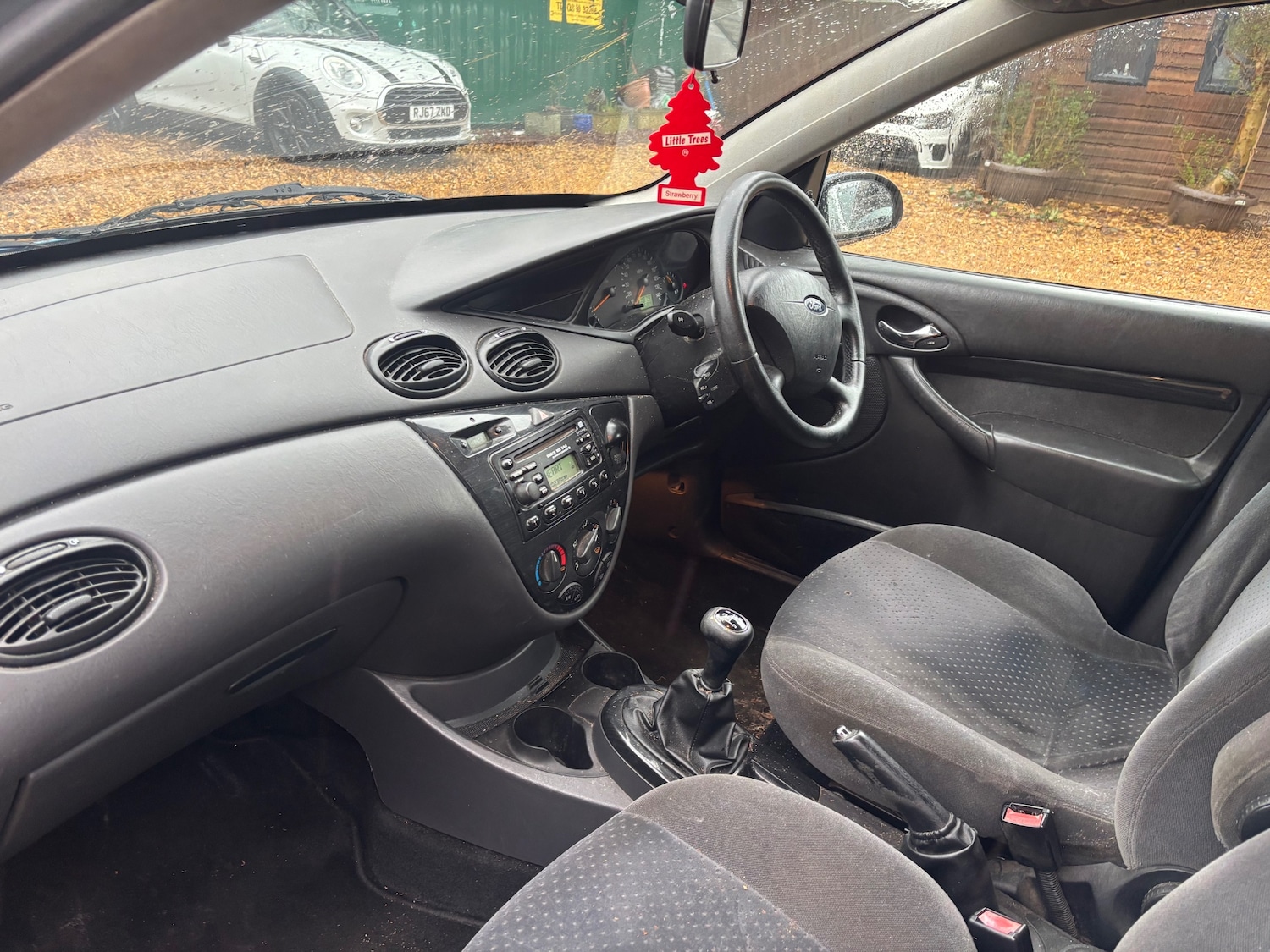 Used Ford Focus 2003 for sale - 77207240: Photo 2